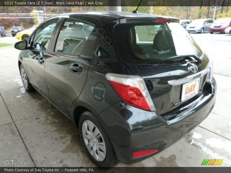 Black Sand Pearl / Ash Gray 2012 Toyota Yaris LE 5 Door