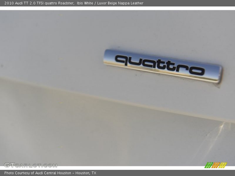  2010 TT 2.0 TFSI quattro Roadster Logo