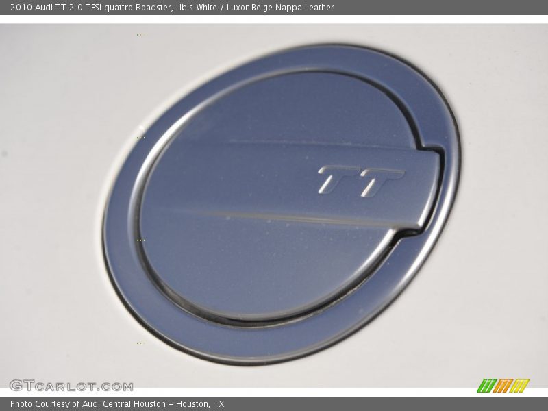  2010 TT 2.0 TFSI quattro Roadster Logo