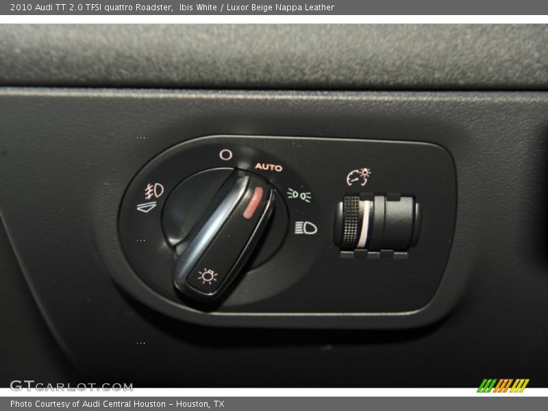 Controls of 2010 TT 2.0 TFSI quattro Roadster