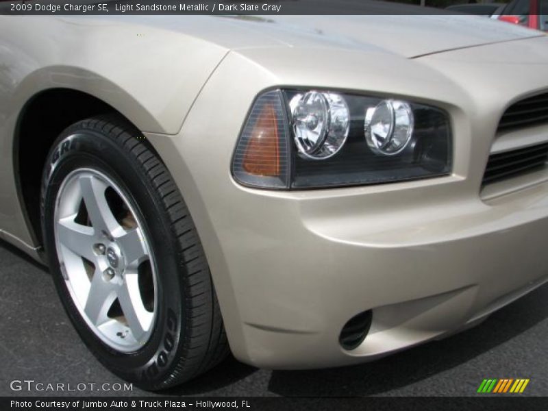 Light Sandstone Metallic / Dark Slate Gray 2009 Dodge Charger SE