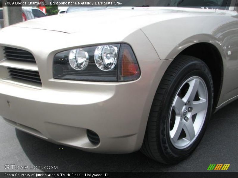 Light Sandstone Metallic / Dark Slate Gray 2009 Dodge Charger SE