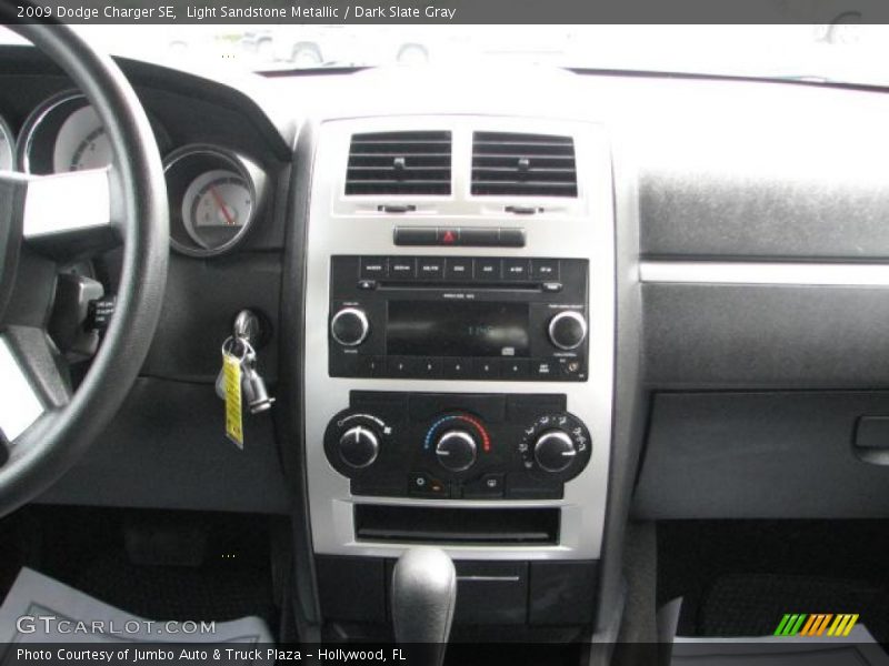 Light Sandstone Metallic / Dark Slate Gray 2009 Dodge Charger SE