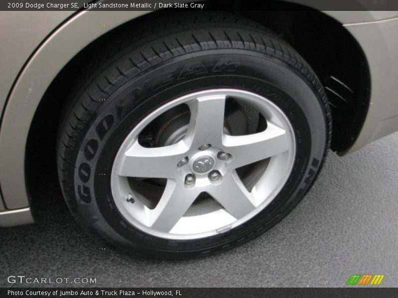 Light Sandstone Metallic / Dark Slate Gray 2009 Dodge Charger SE