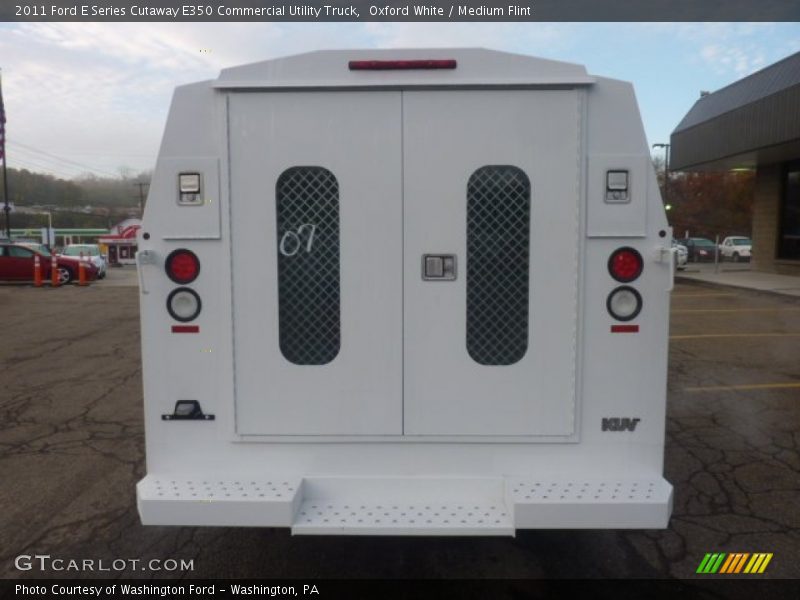 Oxford White / Medium Flint 2011 Ford E Series Cutaway E350 Commercial Utility Truck