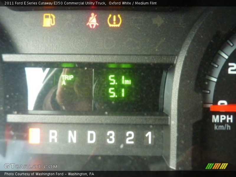 Oxford White / Medium Flint 2011 Ford E Series Cutaway E350 Commercial Utility Truck