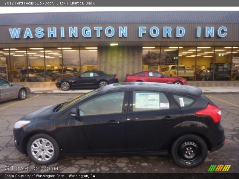 Black / Charcoal Black 2012 Ford Focus SE 5-Door