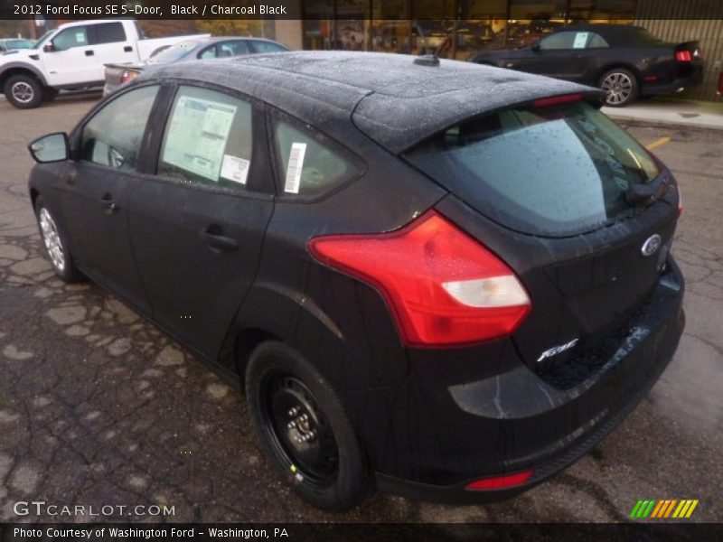 Black / Charcoal Black 2012 Ford Focus SE 5-Door