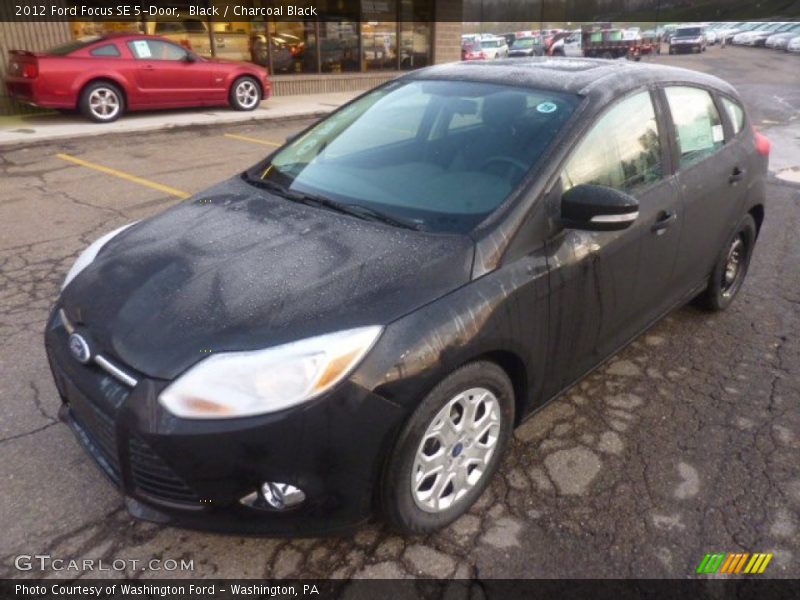 Black / Charcoal Black 2012 Ford Focus SE 5-Door