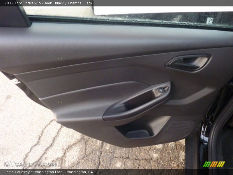 Black / Charcoal Black 2012 Ford Focus SE 5-Door