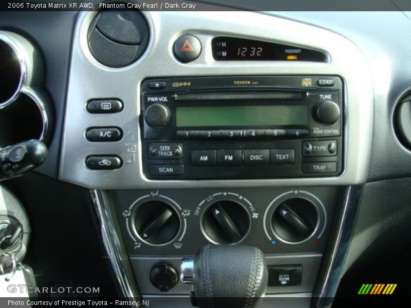 Controls of 2006 Matrix XR AWD