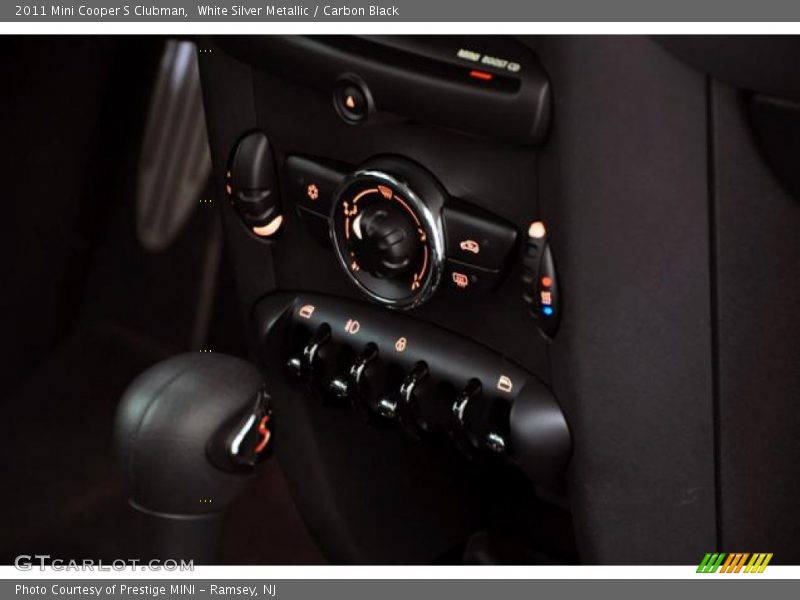 White Silver Metallic / Carbon Black 2011 Mini Cooper S Clubman