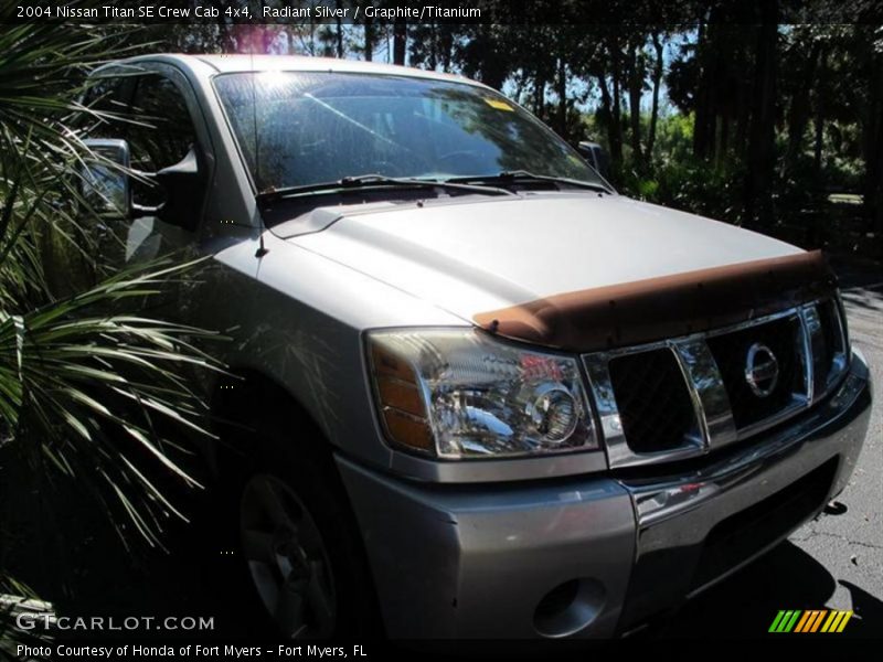 Radiant Silver / Graphite/Titanium 2004 Nissan Titan SE Crew Cab 4x4