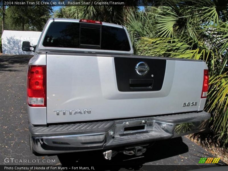 Radiant Silver / Graphite/Titanium 2004 Nissan Titan SE Crew Cab 4x4