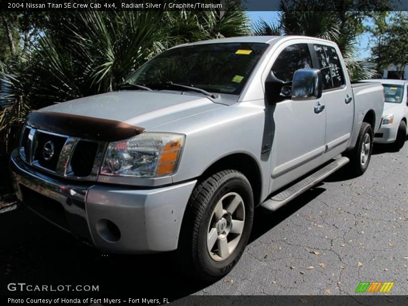 Radiant Silver / Graphite/Titanium 2004 Nissan Titan SE Crew Cab 4x4