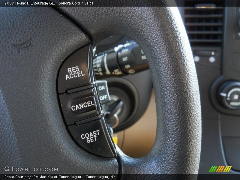 Sonora Gold / Beige 2007 Hyundai Entourage GLS