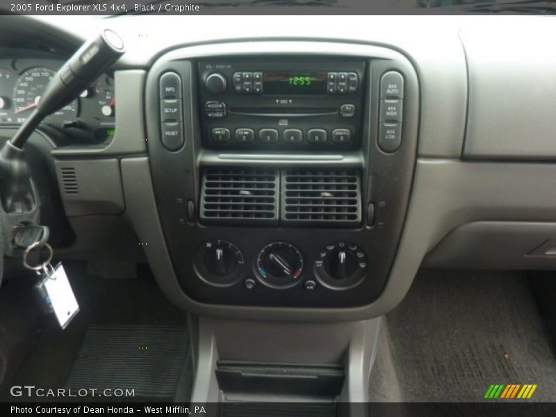 Black / Graphite 2005 Ford Explorer XLS 4x4