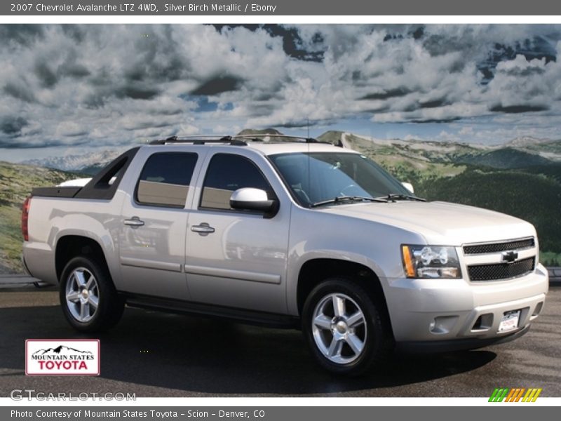 Silver Birch Metallic / Ebony 2007 Chevrolet Avalanche LTZ 4WD