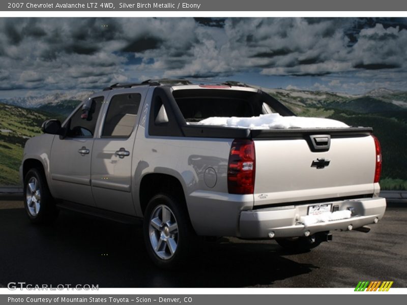 Silver Birch Metallic / Ebony 2007 Chevrolet Avalanche LTZ 4WD