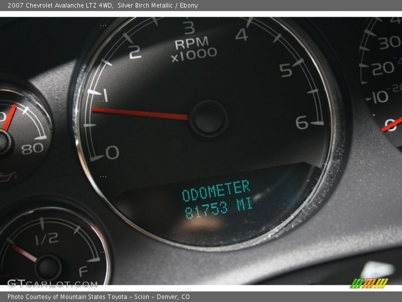Silver Birch Metallic / Ebony 2007 Chevrolet Avalanche LTZ 4WD