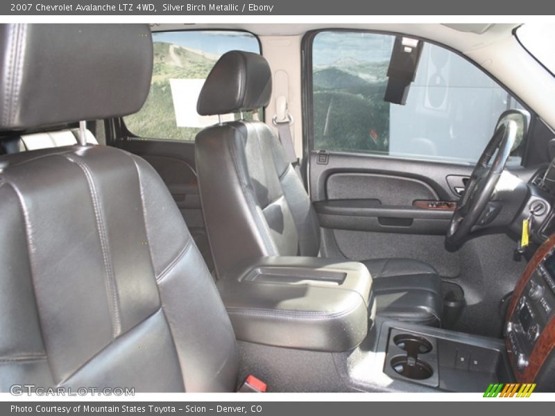 Silver Birch Metallic / Ebony 2007 Chevrolet Avalanche LTZ 4WD