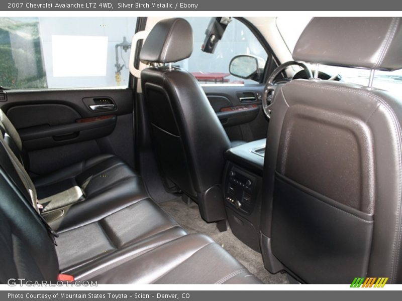 Silver Birch Metallic / Ebony 2007 Chevrolet Avalanche LTZ 4WD