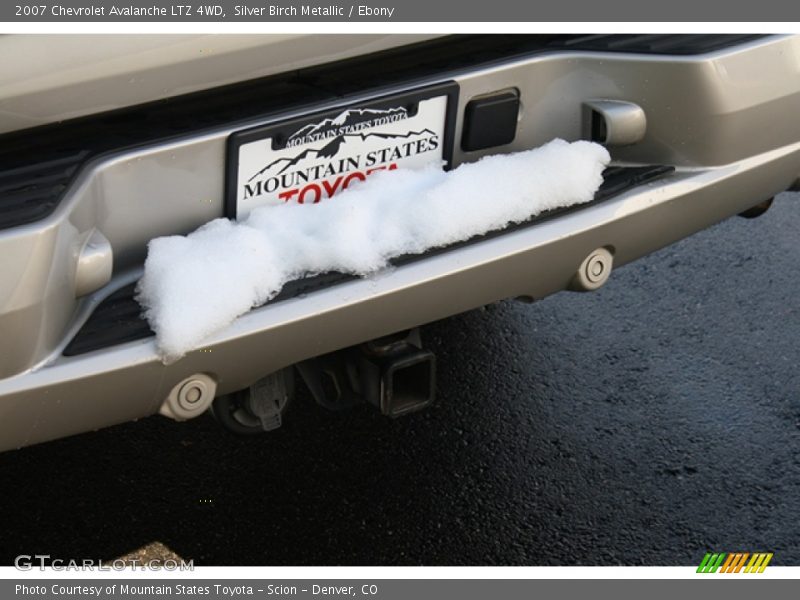 Silver Birch Metallic / Ebony 2007 Chevrolet Avalanche LTZ 4WD