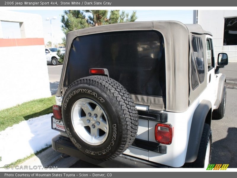 Stone White / Dark Slate Gray 2006 Jeep Wrangler Sport 4x4