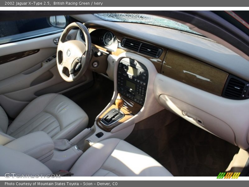 British Racing Green / Ivory 2002 Jaguar X-Type 2.5