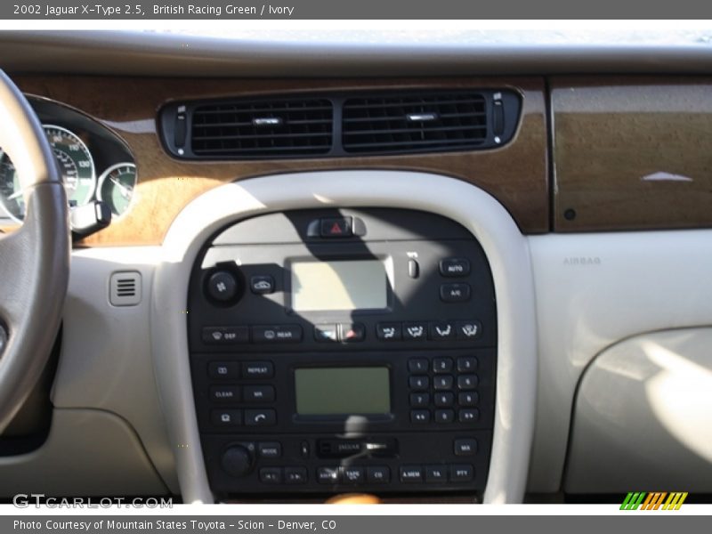 British Racing Green / Ivory 2002 Jaguar X-Type 2.5