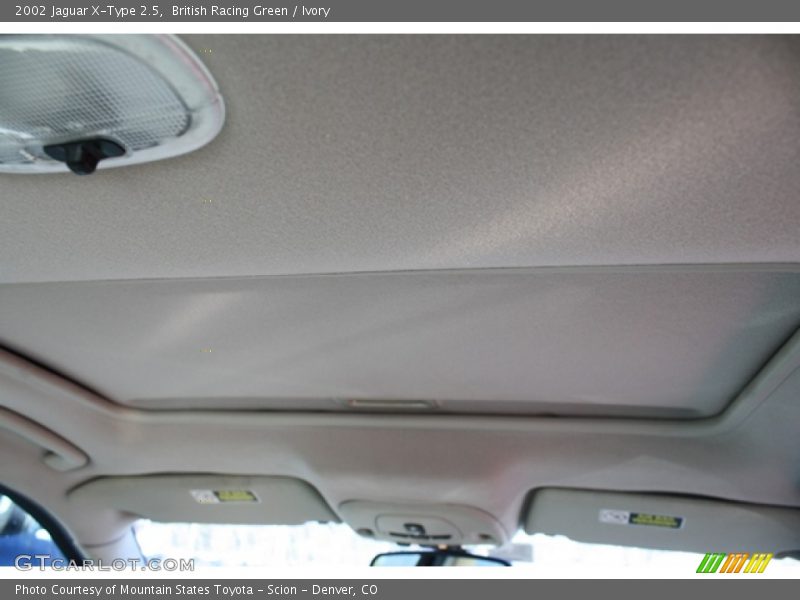 British Racing Green / Ivory 2002 Jaguar X-Type 2.5