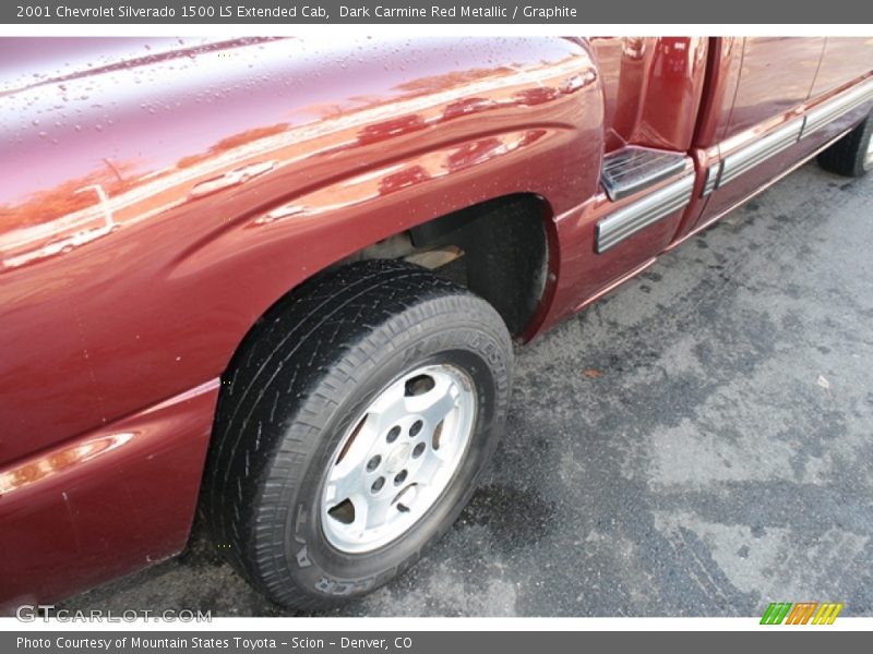 Dark Carmine Red Metallic / Graphite 2001 Chevrolet Silverado 1500 LS Extended Cab