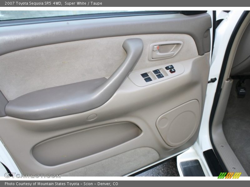 Super White / Taupe 2007 Toyota Sequoia SR5 4WD