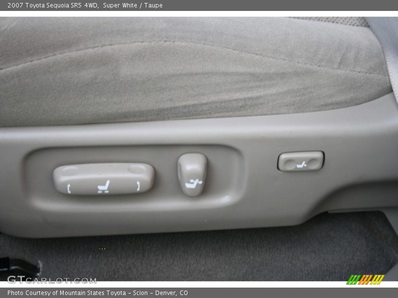 Super White / Taupe 2007 Toyota Sequoia SR5 4WD