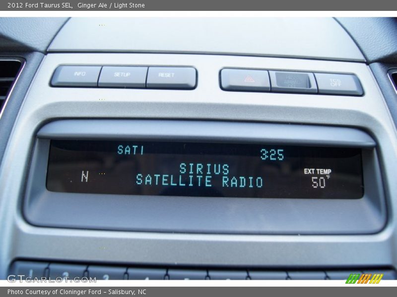 Controls of 2012 Taurus SEL