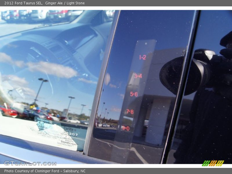 Controls of 2012 Taurus SEL