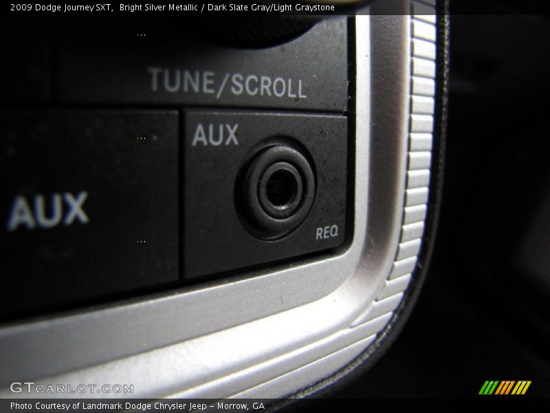 Bright Silver Metallic / Dark Slate Gray/Light Graystone 2009 Dodge Journey SXT
