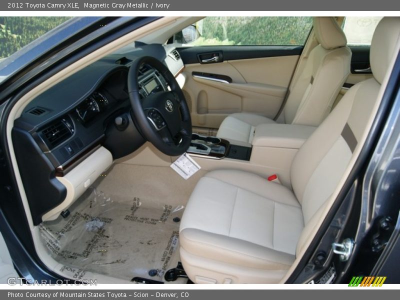 Magnetic Gray Metallic / Ivory 2012 Toyota Camry XLE
