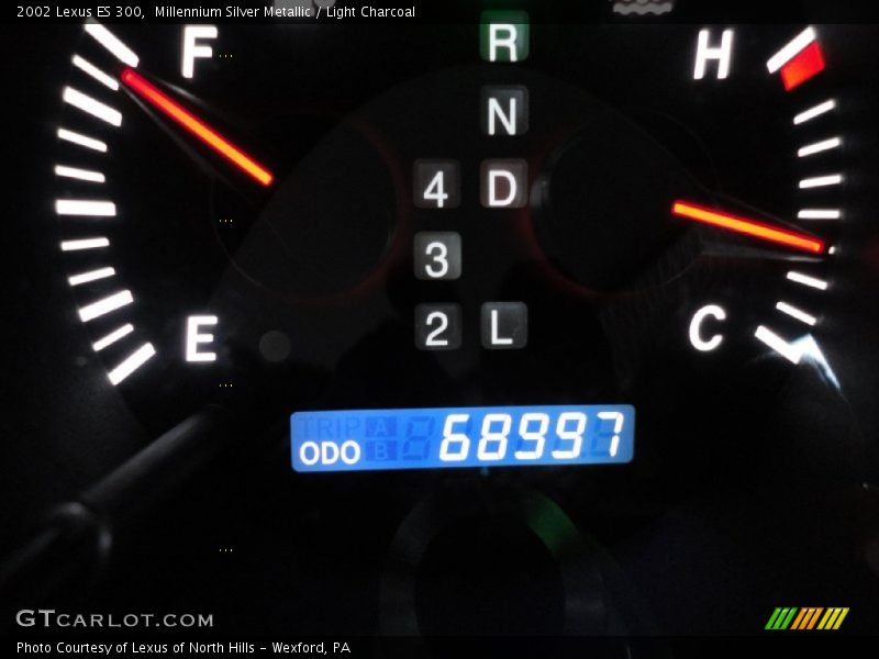 Millennium Silver Metallic / Light Charcoal 2002 Lexus ES 300