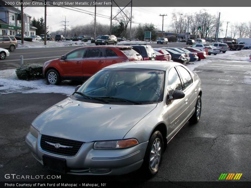 Bright Silver Metallic / Silver Fern 2000 Chrysler Cirrus LXi