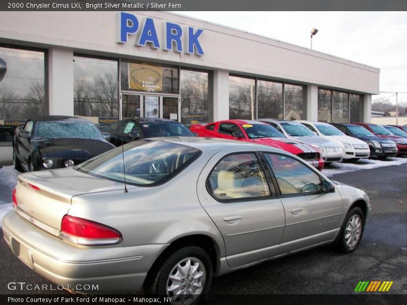 Bright Silver Metallic / Silver Fern 2000 Chrysler Cirrus LXi