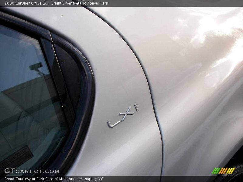 Bright Silver Metallic / Silver Fern 2000 Chrysler Cirrus LXi