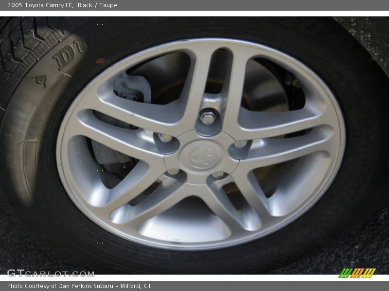 Black / Taupe 2005 Toyota Camry LE