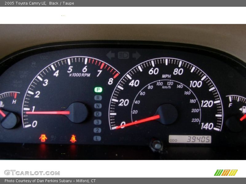 Black / Taupe 2005 Toyota Camry LE