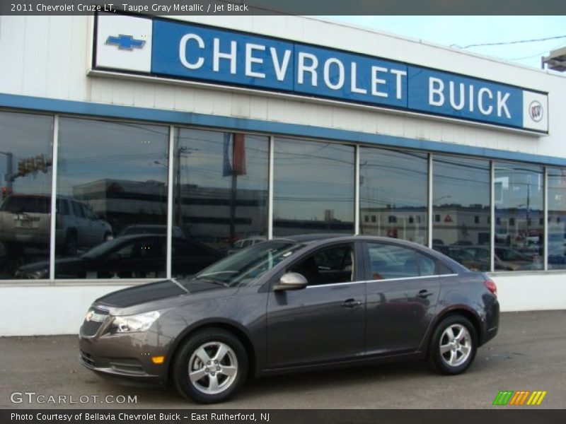 Taupe Gray Metallic / Jet Black 2011 Chevrolet Cruze LT