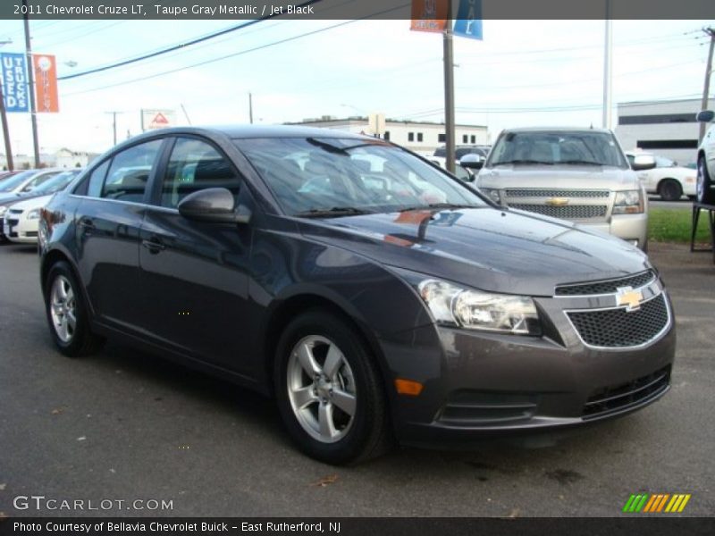 Taupe Gray Metallic / Jet Black 2011 Chevrolet Cruze LT