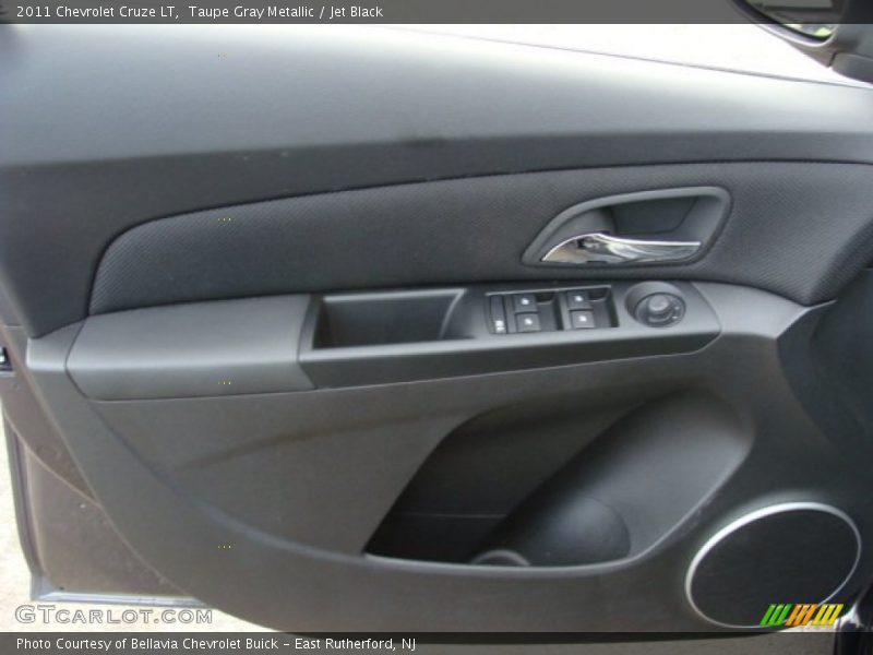 Taupe Gray Metallic / Jet Black 2011 Chevrolet Cruze LT