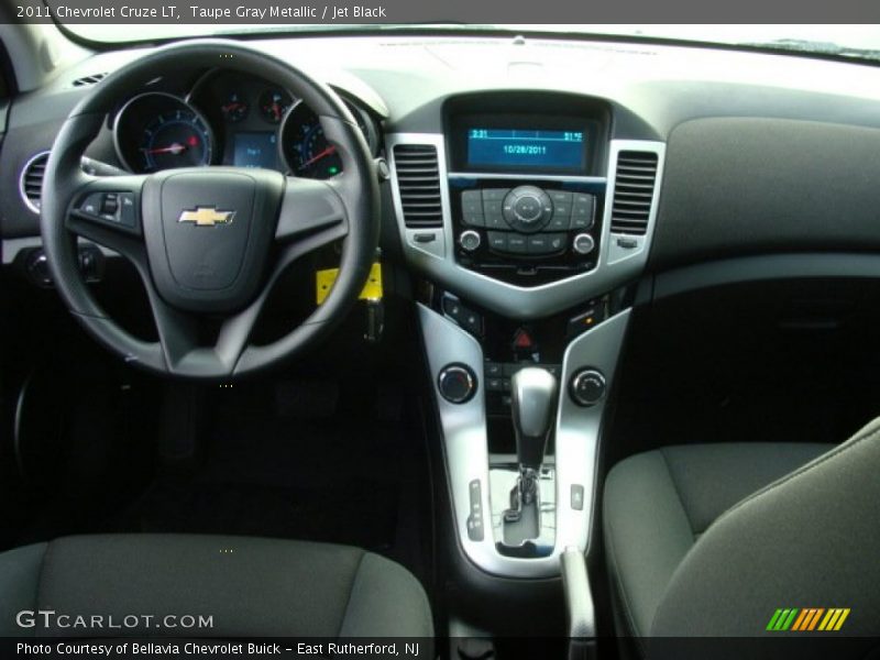 Taupe Gray Metallic / Jet Black 2011 Chevrolet Cruze LT