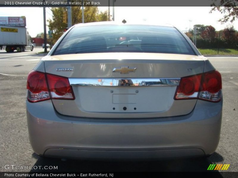 Gold Mist Metallic / Jet Black 2011 Chevrolet Cruze LT