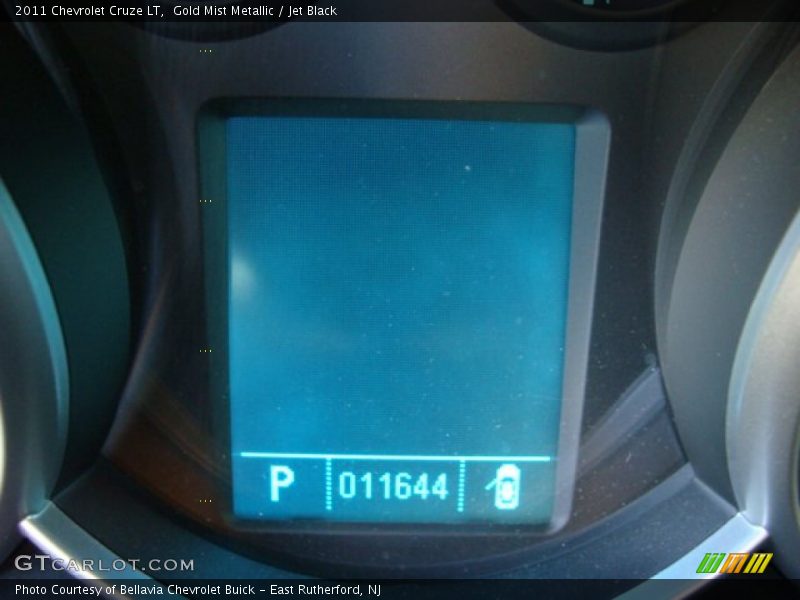 Gold Mist Metallic / Jet Black 2011 Chevrolet Cruze LT